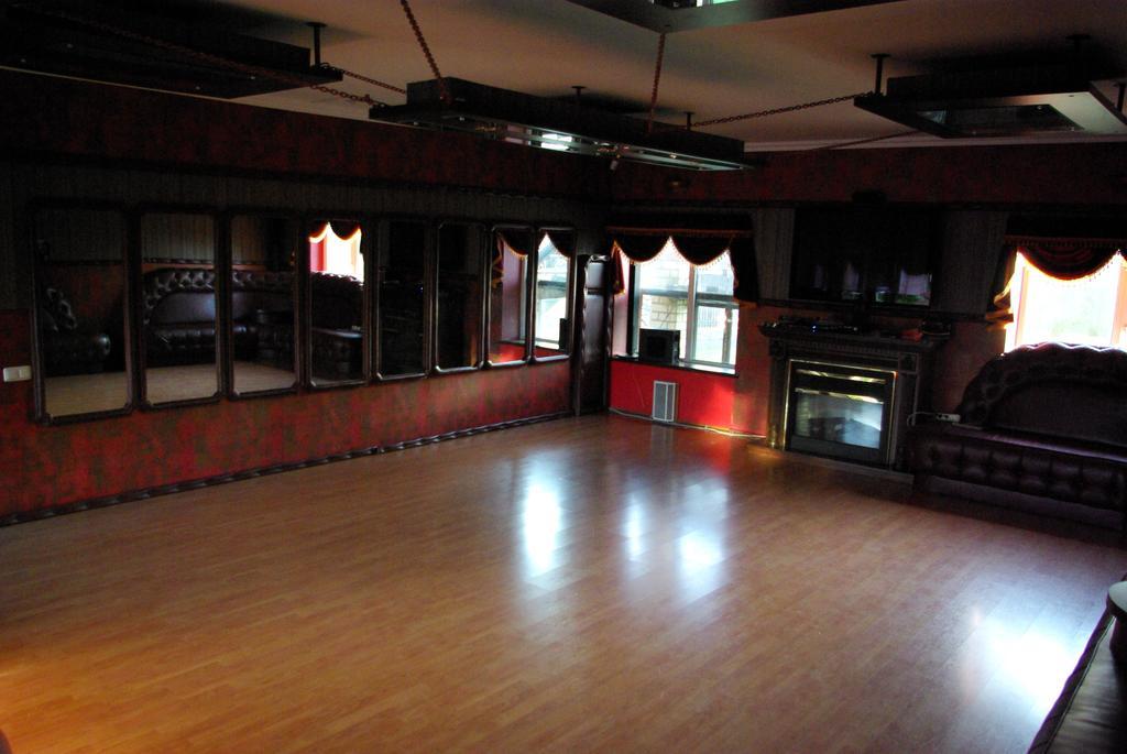 Salsa Hotel Ventspils Esterno foto